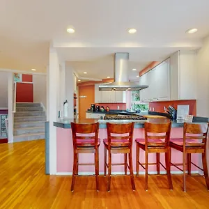 https://alki-adventures.seattlehotelsites.com